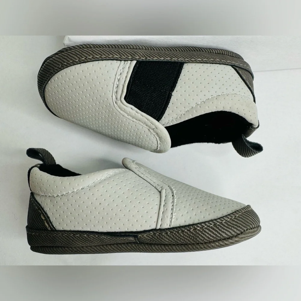 Just One‎ You By Carters newborn shoes boy (0-3m) Pre Owned